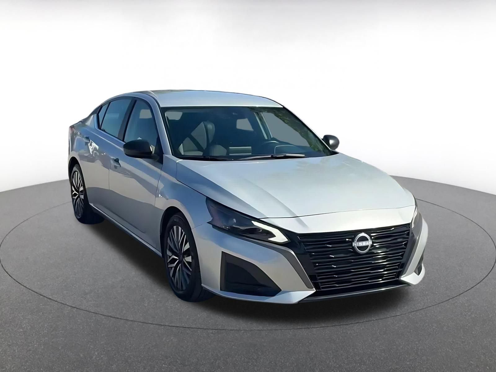 Used 2026 Nissan Altima 2.5 SV FWD image 3