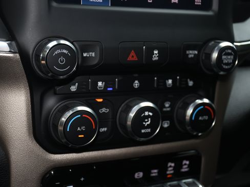 Used 2022 RAM 2500 Laramie AWD/4WD image 15