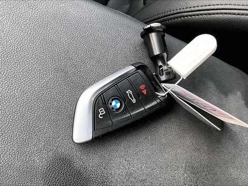 Used 2019 BMW X3 xDrive30i w/ Driving Assistance Package image 12