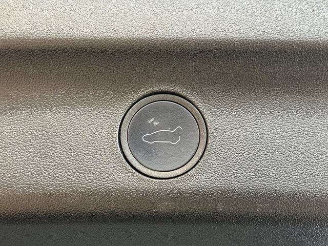 Used 2024 Tesla Model Y Long Range AWD/4WD image 38