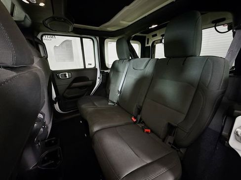 Used 2022 Jeep Wrangler Unlimited Sahara image 22