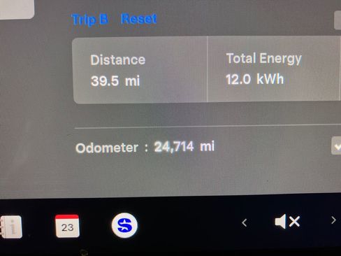 Used 2024 Tesla Model Y Long Range image 21