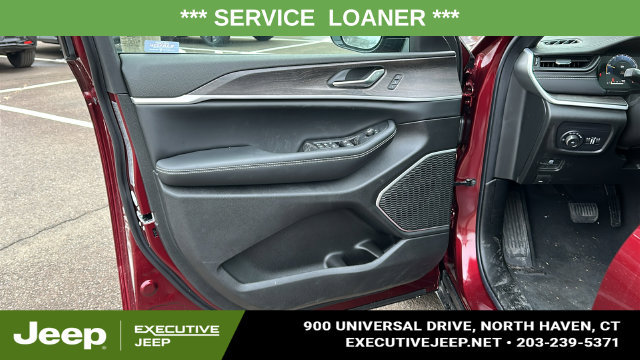 New 2026 Jeep Grand Cherokee Limited w/ Limited Altitude Package AWD/4WD image 8