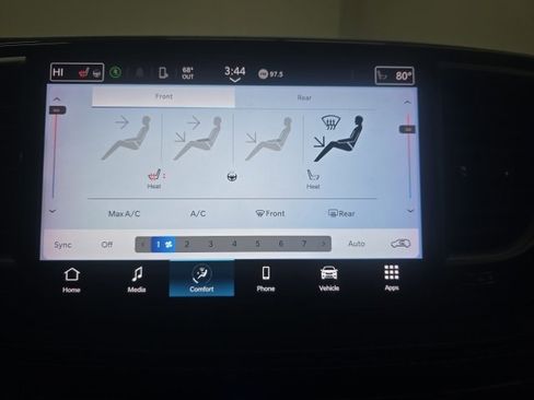 Used 2023 Chrysler Pacifica Touring-L image 26