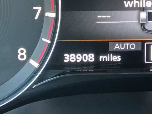 Used 2024 INFINITI QX80 Luxe image 2