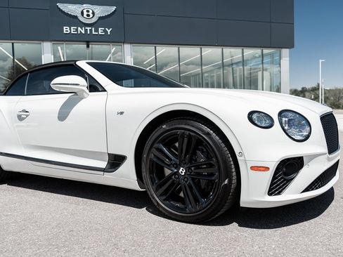 Certified 2022 Bentley Continental GT AWD/4WD image 19