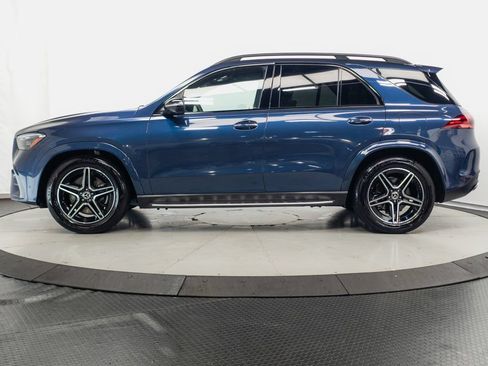 Used 2025 Mercedes-Benz GLE 450e 4MATIC w/ AMG Line Exterior image 4