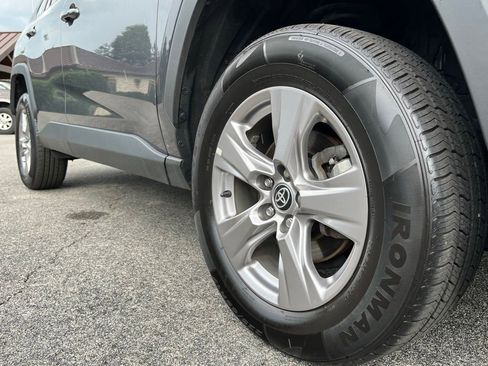 Used 2022 Toyota RAV4 XLE AWD/4WD image 12