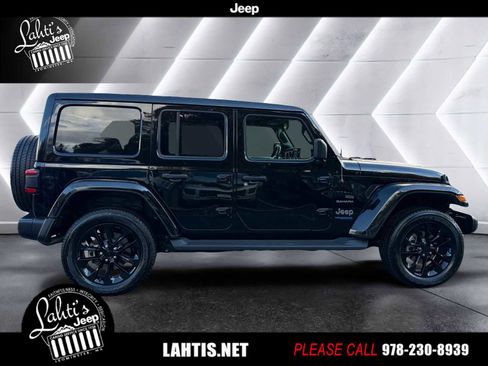 Used 2022 Jeep Wrangler Unlimited Sahara image 6