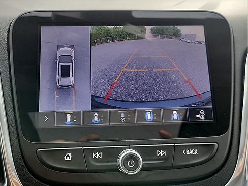 Used 2020 Chevrolet Equinox Premier AWD/4WD image 24