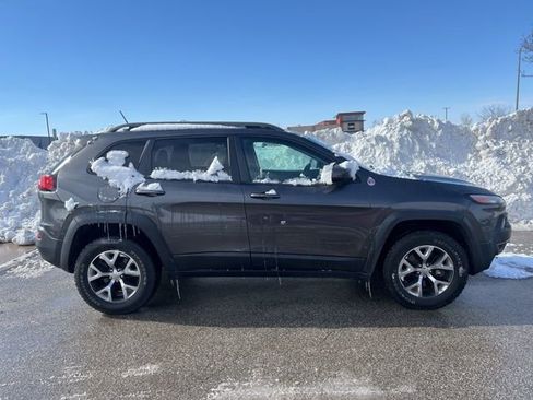 Used 2014 Jeep Cherokee Trailhawk w/ Comfort/Convenience Group image 2