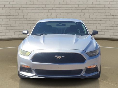 Used 2016 Ford Mustang Coupe RWD image 2