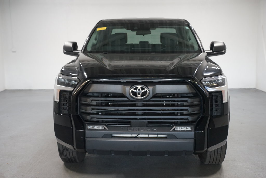 Used 2022 Toyota Tundra SR5 AWD/4WD image 2