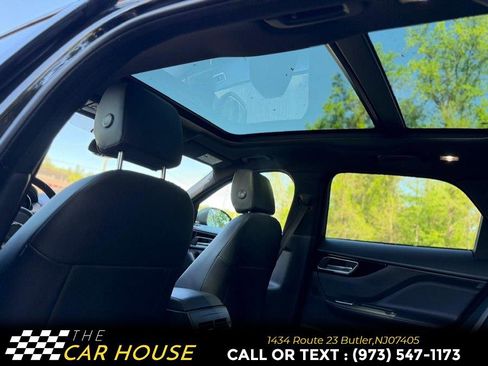 Used 2017 Jaguar F-PACE Premium AWD/4WD image 18