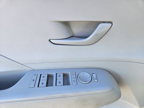 Used 2024 Hyundai Kona SEL image 17