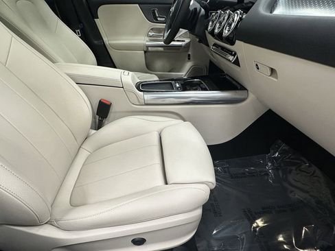 Certified 2025 Mercedes-Benz GLA 250 image 15