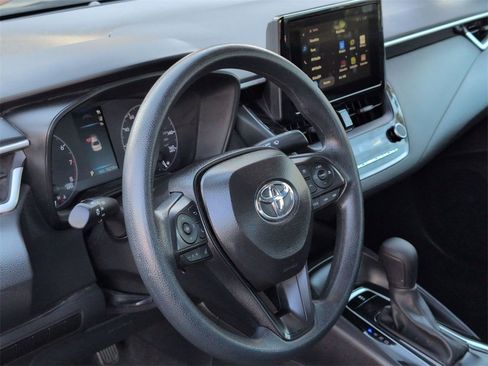 Used 2025 Toyota Corolla LE image 15