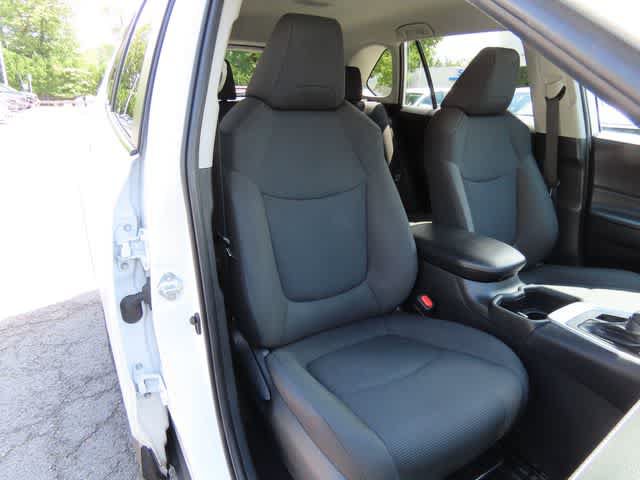 Used 2024 Toyota RAV4 LE AWD/4WD image 16