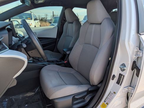 Used 2024 Toyota Corolla SE image 12