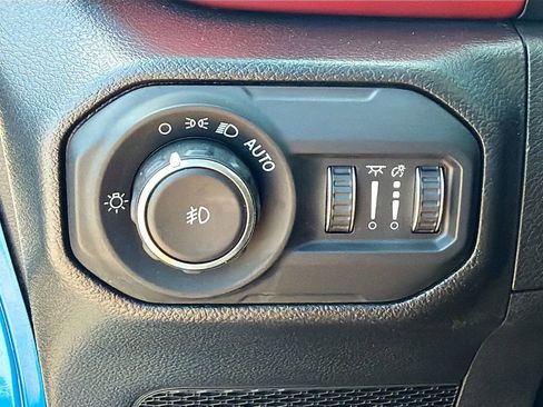 Used 2022 Jeep Wrangler Unlimited Rubicon w/ Dual Top Group AWD/4WD image 33