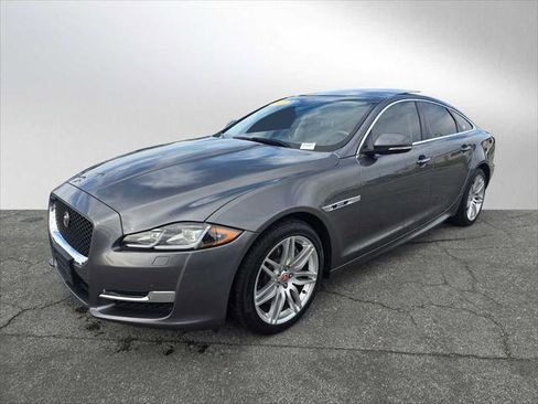 Used 2017 Jaguar XJ R-Sport image 7