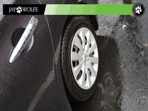 Used 2013 Nissan Sentra SV w/ Premium Pkg image 12