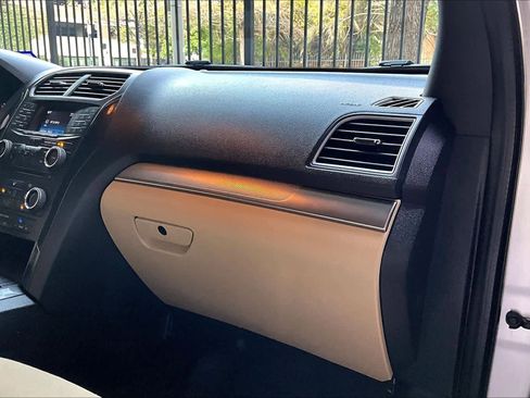 Used 2016 Ford Explorer FWD image 18