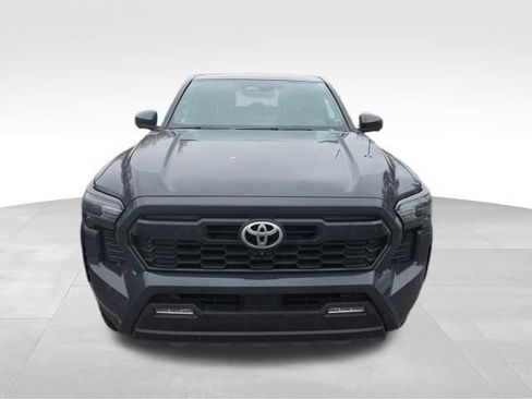 Used 2024 Toyota Tacoma TRD Off-Road w/ TRD Off Road Premium Package image 10