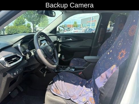 Used 2022 Chevrolet TrailBlazer LT w/ Convenience Package FWD image 5