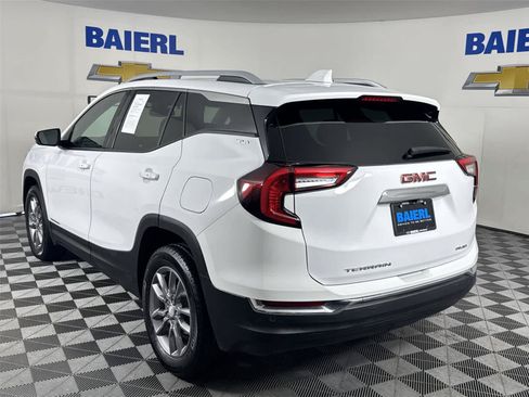 Used 2023 GMC Terrain SLT AWD/4WD image 3