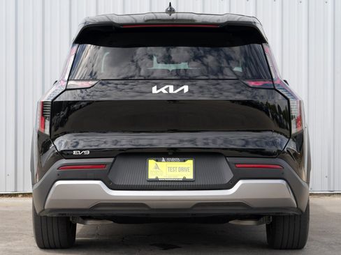 Used 2024 Kia EV9 Light Long Range image 10