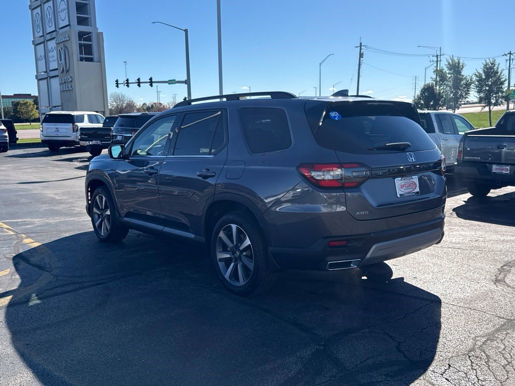 Certified 2025 Honda Pilot Elite image 9