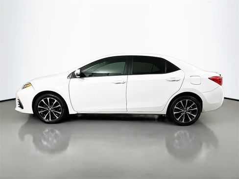 Used 2017 Toyota Corolla SE image 4