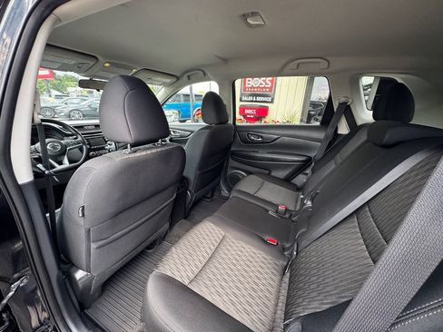 Used 2017 Nissan Rogue AWD image 40