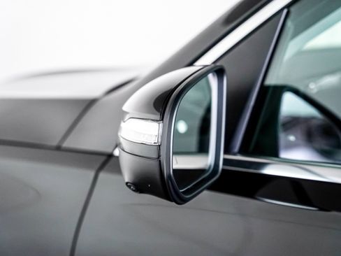 New 2026 Mercedes-Benz GLS 450 4MATIC image 25