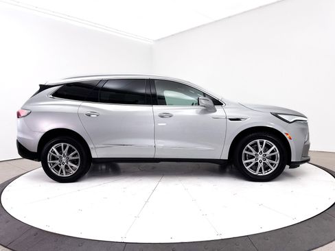 Used 2022 Buick Enclave Premium AWD/4WD image 43