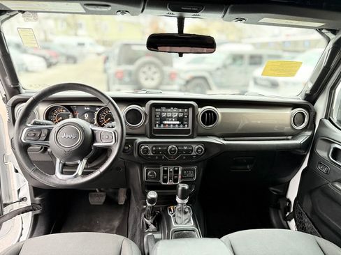 Used 2018 Jeep Wrangler Unlimited Sahara w/ Cold Weather Group image 6