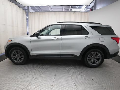 Used 2023 Ford Explorer XLT w/ Equipment Group 202A AWD/4WD image 24