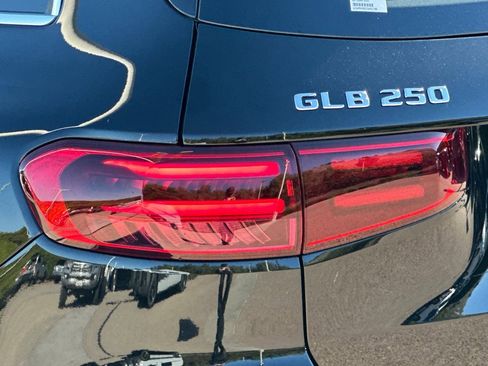 New 2026 Mercedes-Benz GLB 250 image 14
