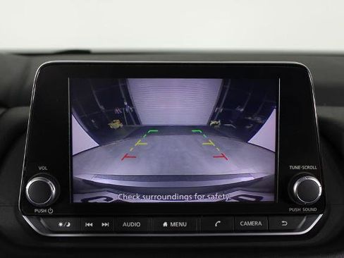 Certified 2024 Nissan Rogue SV FWD image 28