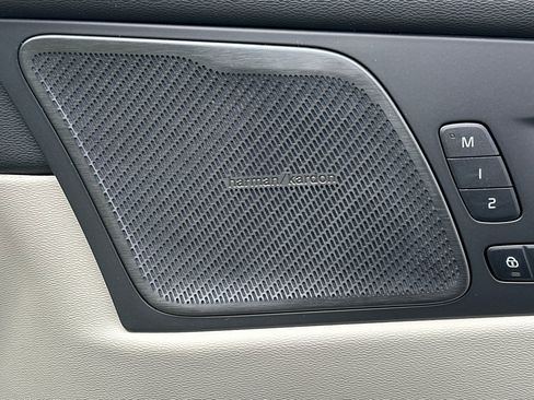 New 2025 Volvo XC60 B5 Ultra w/ Protection Package Premier image 20