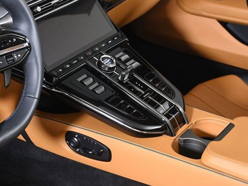 Used 2026 Aston Martin V8 Vantage Roadster image 17