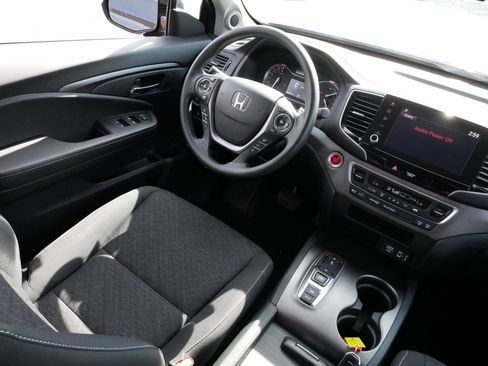 Used 2023 Honda Ridgeline Sport image 9