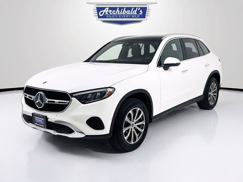 Used 2024 Mercedes-Benz GLC 300 4MATIC image 3