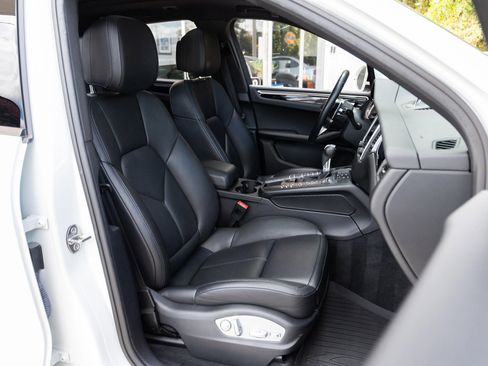 Used 2018 Porsche Macan Sport Edition image 20