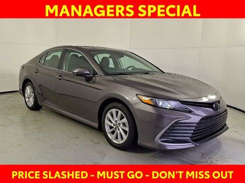 Certified 2024 Toyota Camry LE image 1