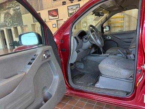 Used 2019 Nissan Frontier SV image 15