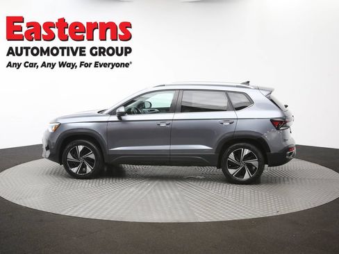 Used 2025 Volkswagen Taos SE AWD/4WD image 59