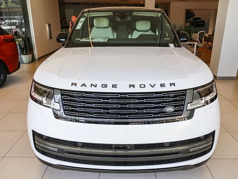 New 2026 Land Rover Range Rover Long Wheelbase Autobiography image 2