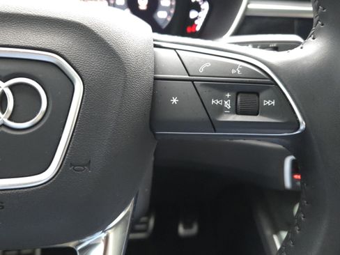 Used 2020 Audi Q3 2.0T Premium image 28